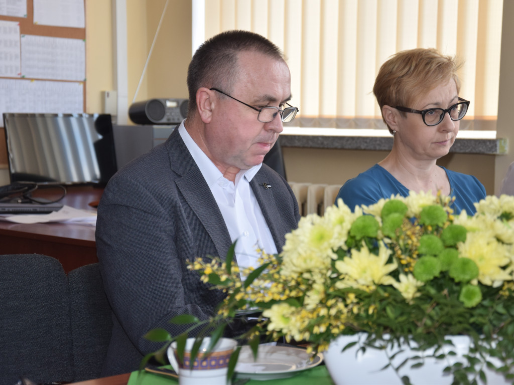 Przepraszam, czy tu biją? Wyjazdowe posiedzenie komisji edukacji