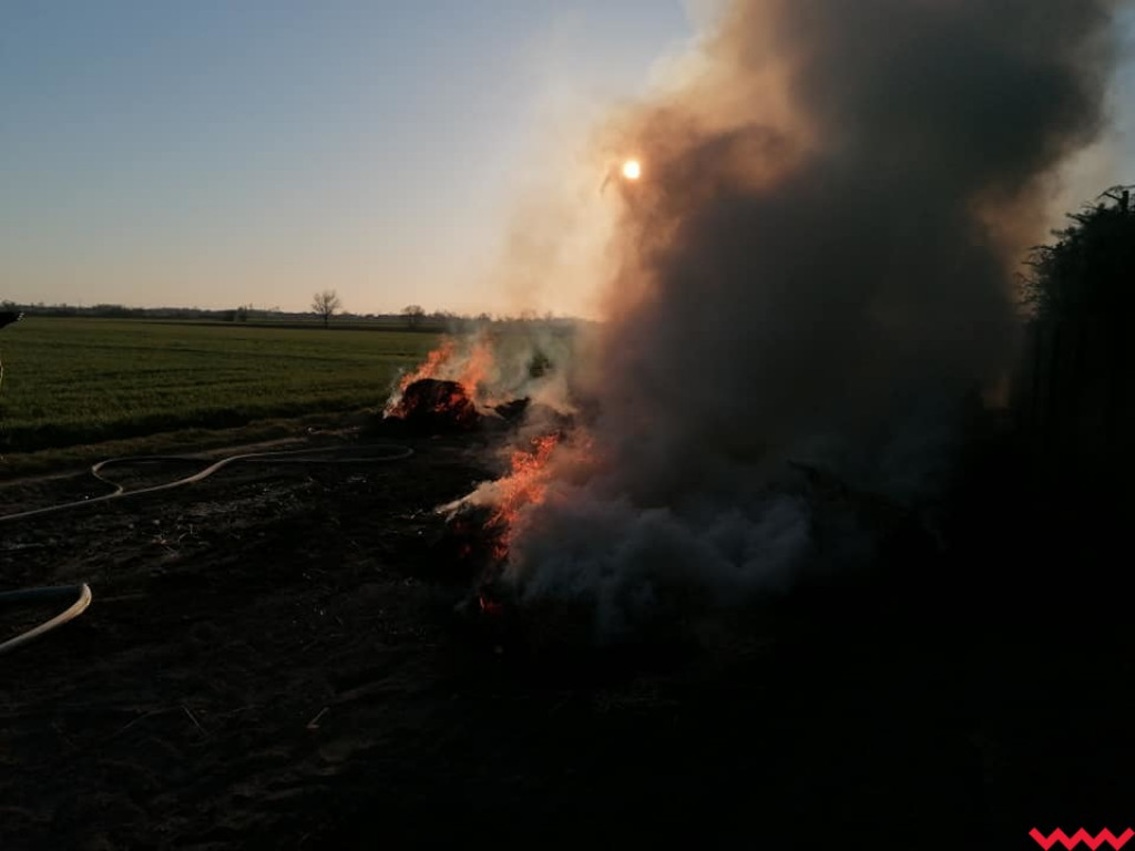  Palił się stóg z balotami słomy na terenie Kaczanowa