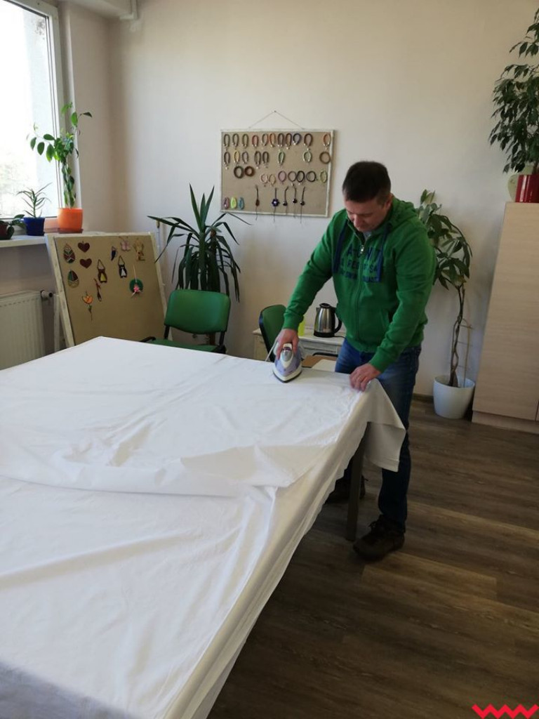 Maseczki szyją też pracownicy Warsztatu Terapii Zajęciowej we Wrześni