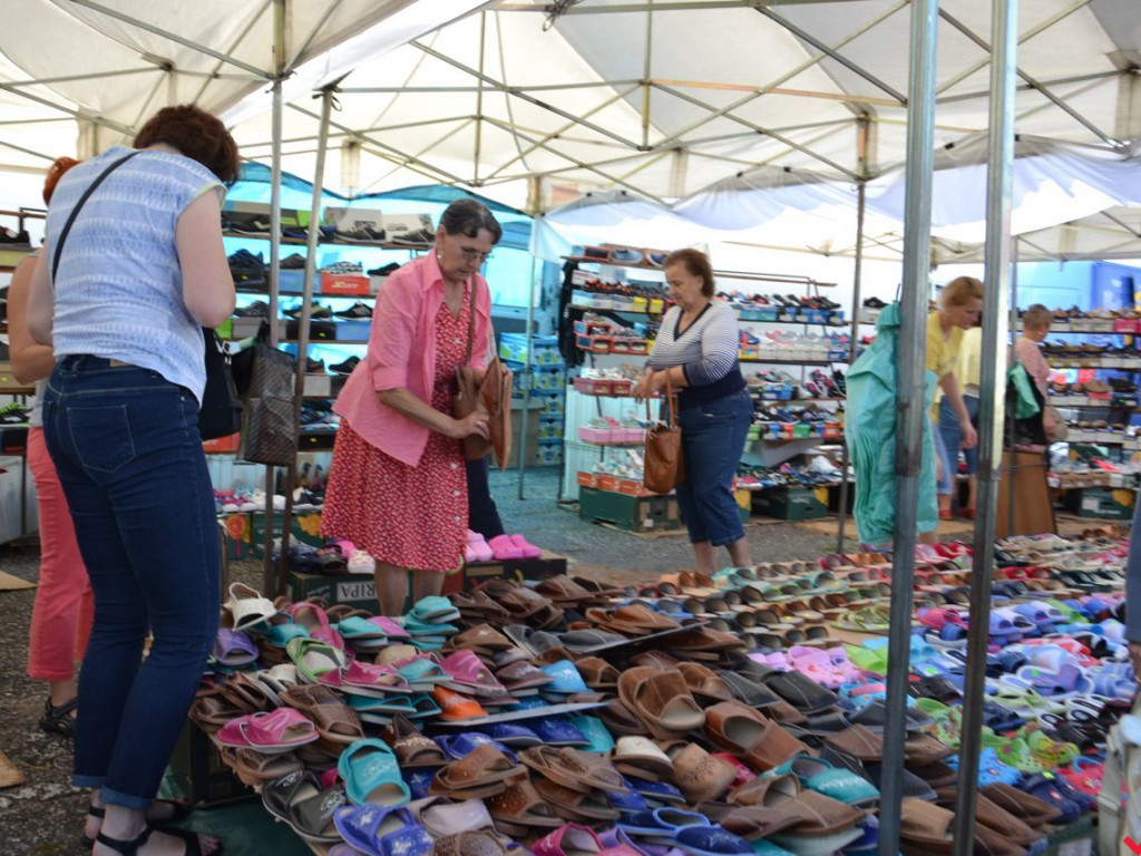 Taniej, zdrowiej, weselej. Tak wyglądał wrzesiński targ w czasach przed epidemią