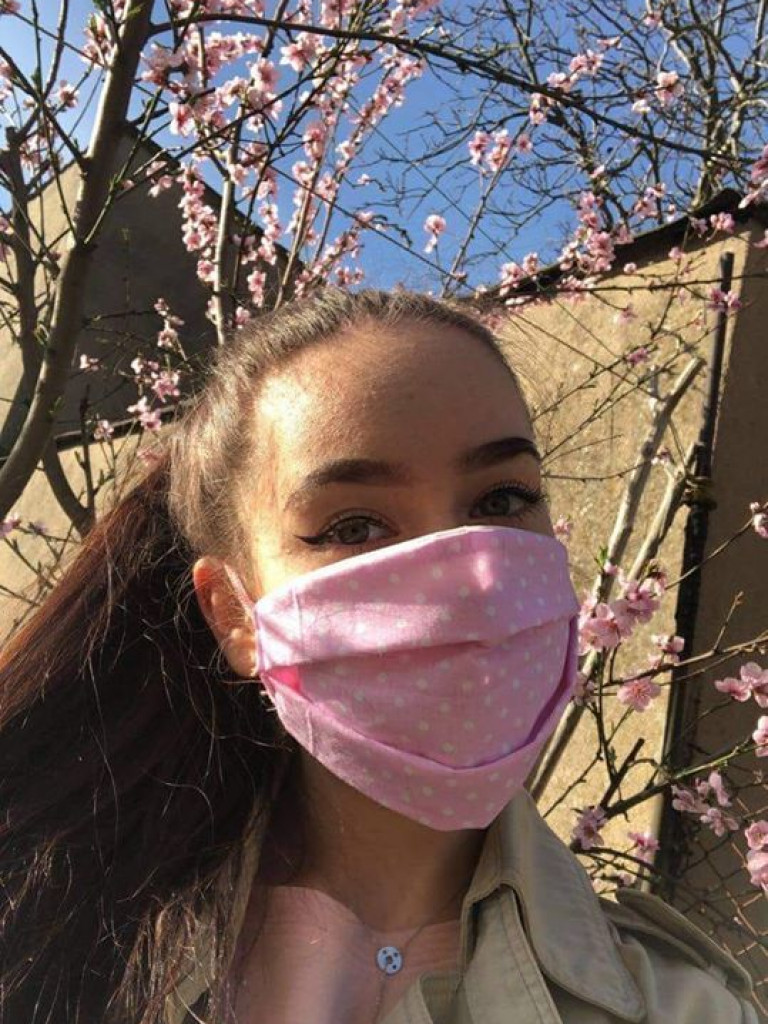 Jak bezpiecznie korzystać z maseczek? Przeczytaj poradnik i obejrzyj zdjęcia