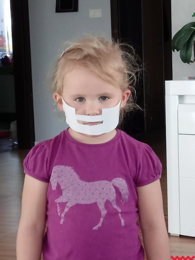 Jak bezpiecznie korzystać z maseczek? Przeczytaj poradnik i obejrzyj zdjęcia