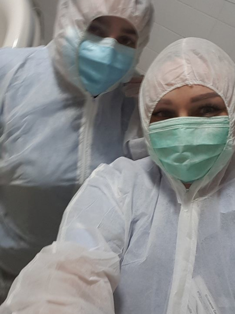 Jak bezpiecznie korzystać z maseczek? Przeczytaj poradnik i obejrzyj zdjęcia