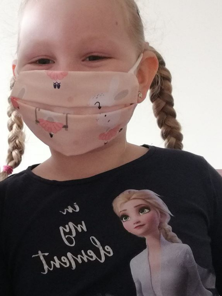 Jak bezpiecznie korzystać z maseczek? Przeczytaj poradnik i obejrzyj zdjęcia