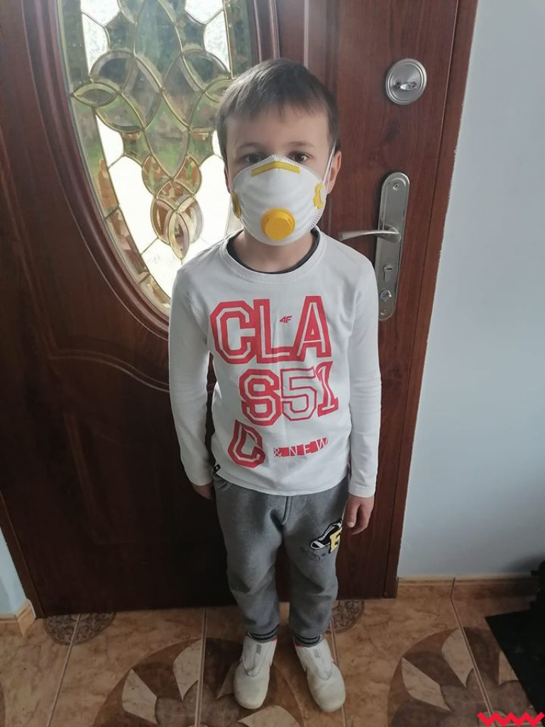 Jak bezpiecznie korzystać z maseczek? Przeczytaj poradnik i obejrzyj zdjęcia