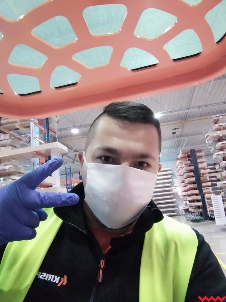 Jak bezpiecznie korzystać z maseczek? Przeczytaj poradnik i obejrzyj zdjęcia