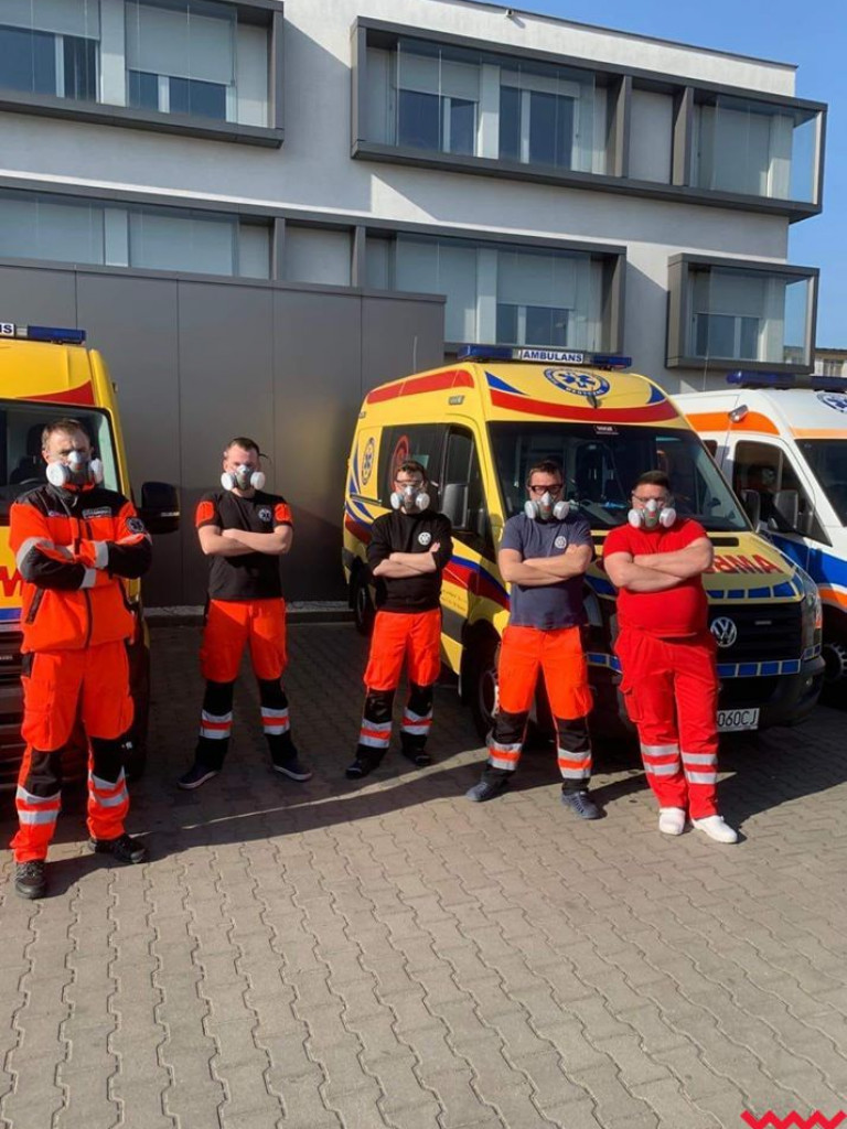 Jak bezpiecznie korzystać z maseczek? Przeczytaj poradnik i obejrzyj zdjęcia