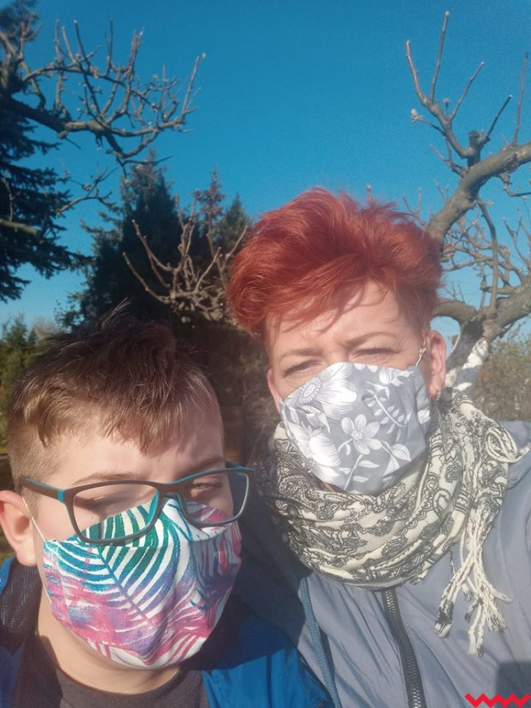 Jak bezpiecznie korzystać z maseczek? Przeczytaj poradnik i obejrzyj zdjęcia