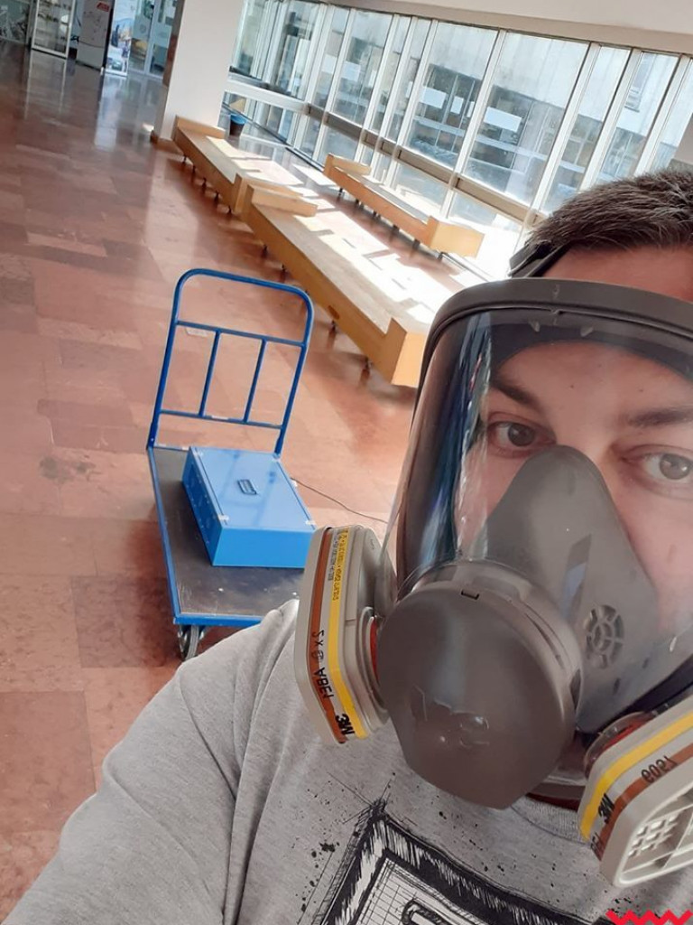 Jak bezpiecznie korzystać z maseczek? Przeczytaj poradnik i obejrzyj zdjęcia