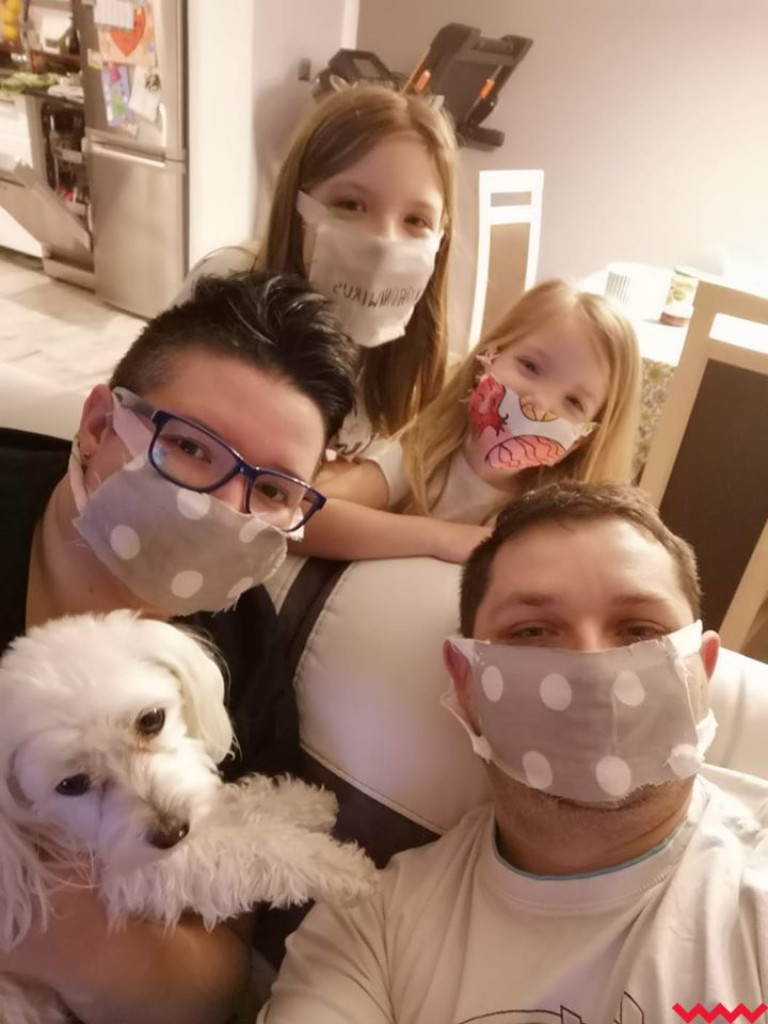 Jak bezpiecznie korzystać z maseczek? Przeczytaj poradnik i obejrzyj zdjęcia