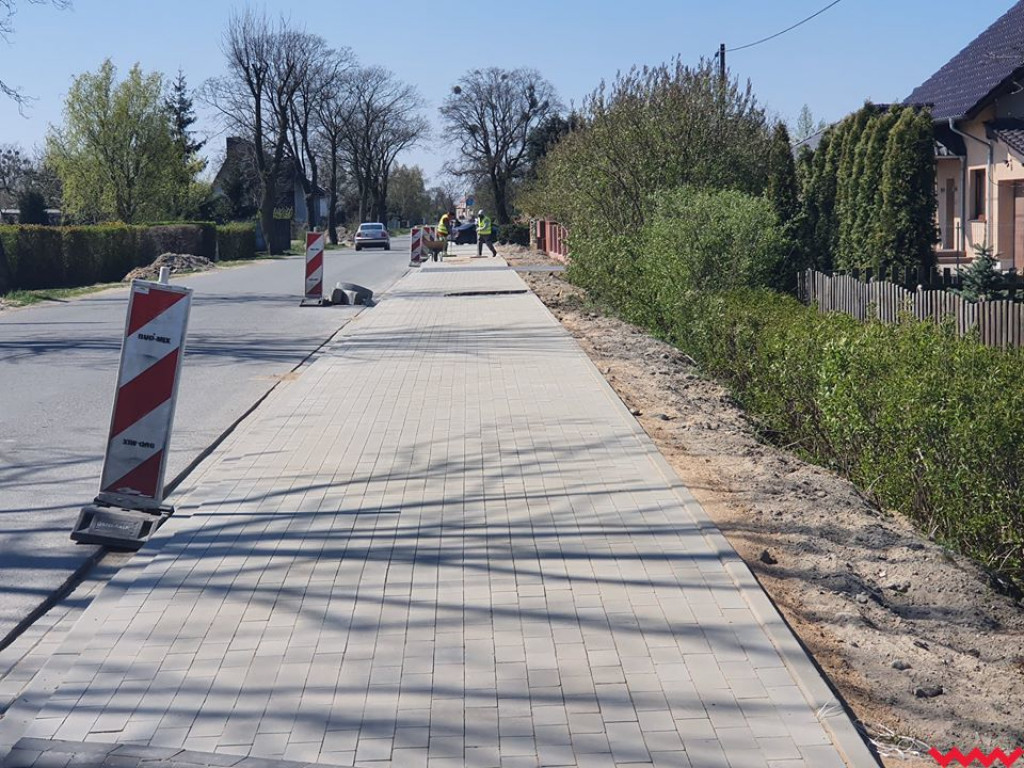 Wydłuża się kontrowersyjna ścieżka pieszo-rowerowa w Gutowie Małym