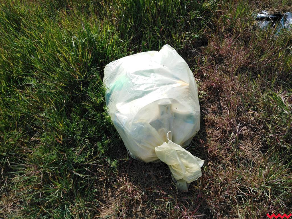 Kto podrzucił śmieci na cmentarz parafialny w Pyzdrach?