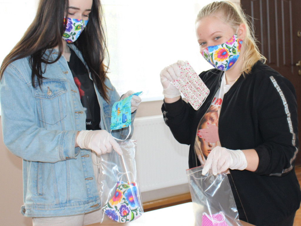 Maseczkowa akcja mieszkańców Bieganowa nabiera rumieńców