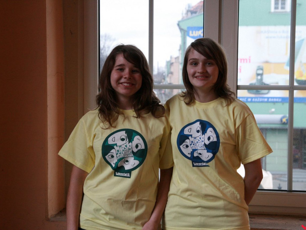 Jak przez lata zmieniały się wrzesińskie koszulki i noszące je modelki?