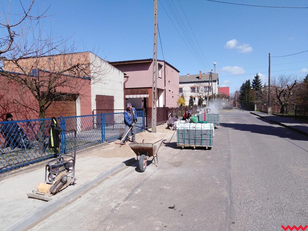 Chodnik na ulicy Targowej w Pyzdrach „się robi”