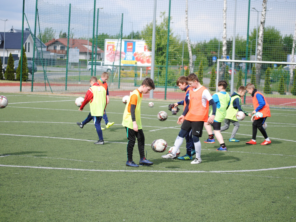 Sport powoli ożywa. Dzieci wracają do zajęć na boiskach