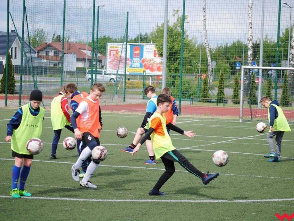Sport powoli ożywa. Dzieci wracają do zajęć na boiskach