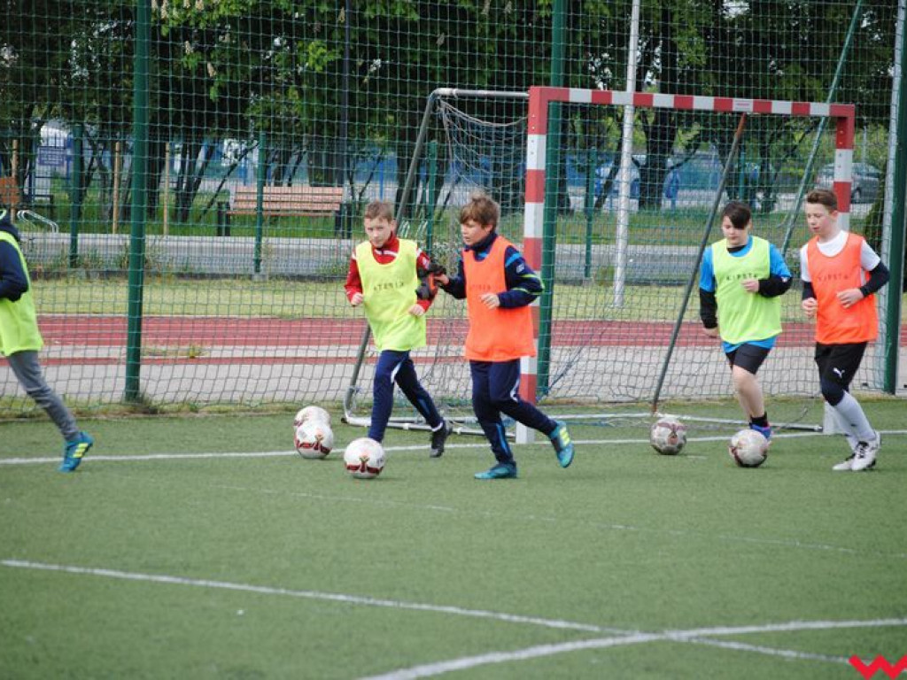 Sport powoli ożywa. Dzieci wracają do zajęć na boiskach
