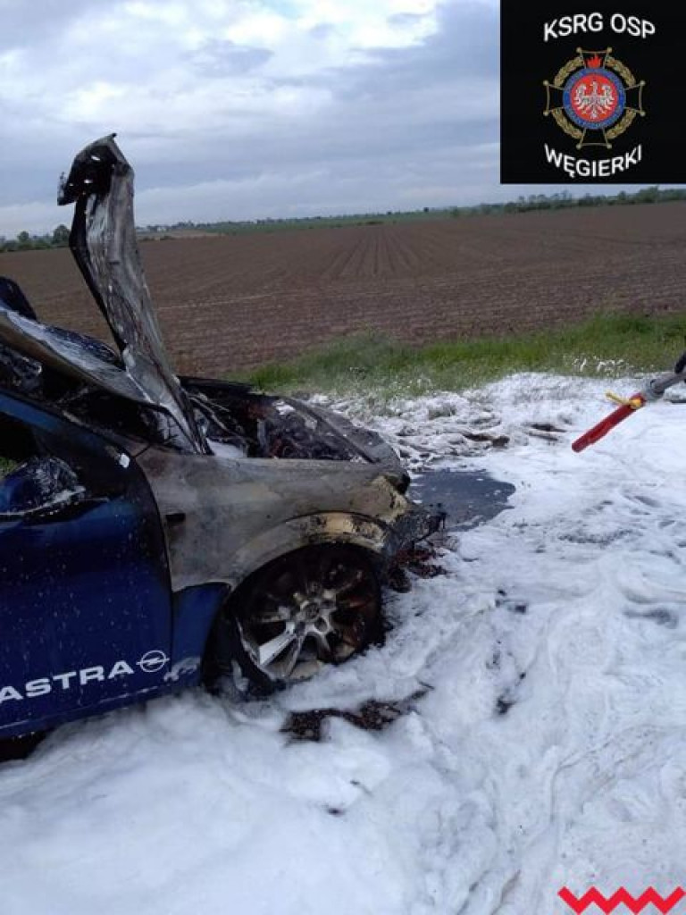 Samochód zapalił się w trakcie jazdy. Są duże straty
