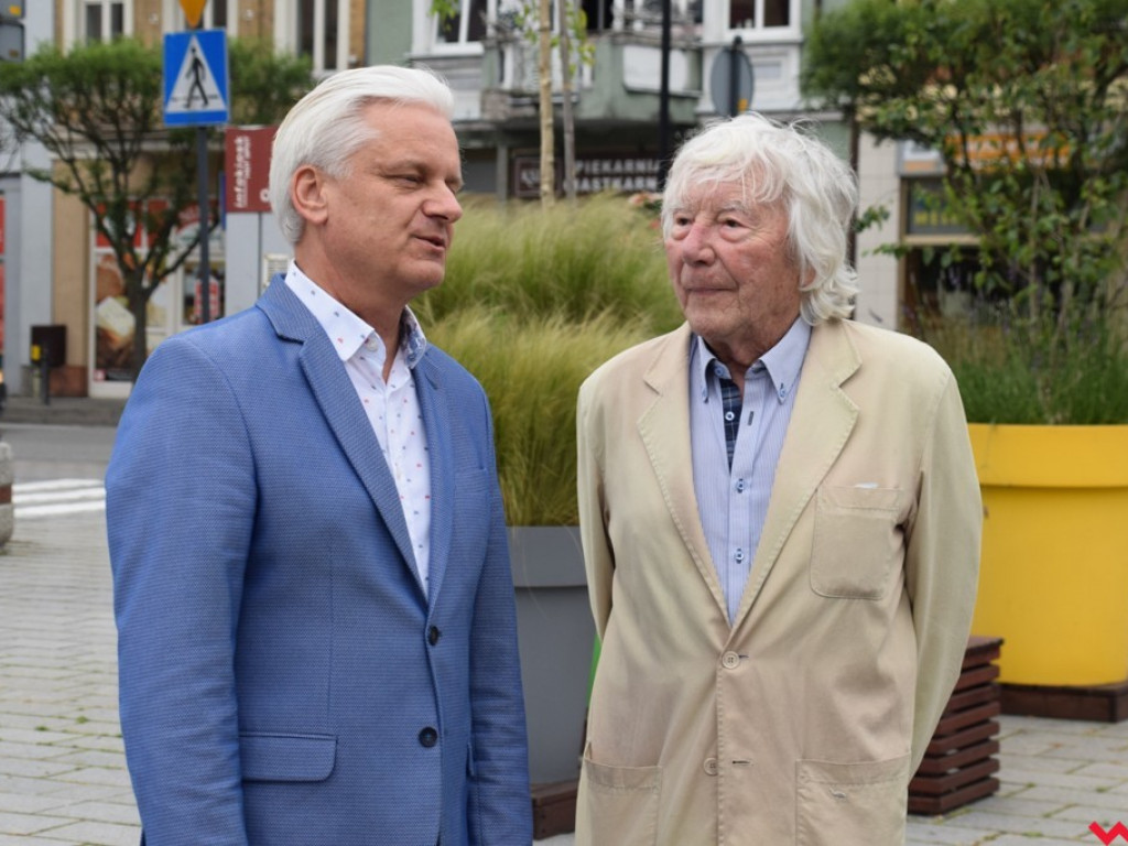 „Świt” zaświtał na wrzesińskim rynku. Mistrzowie fotografii pokazali jak widzą miasto