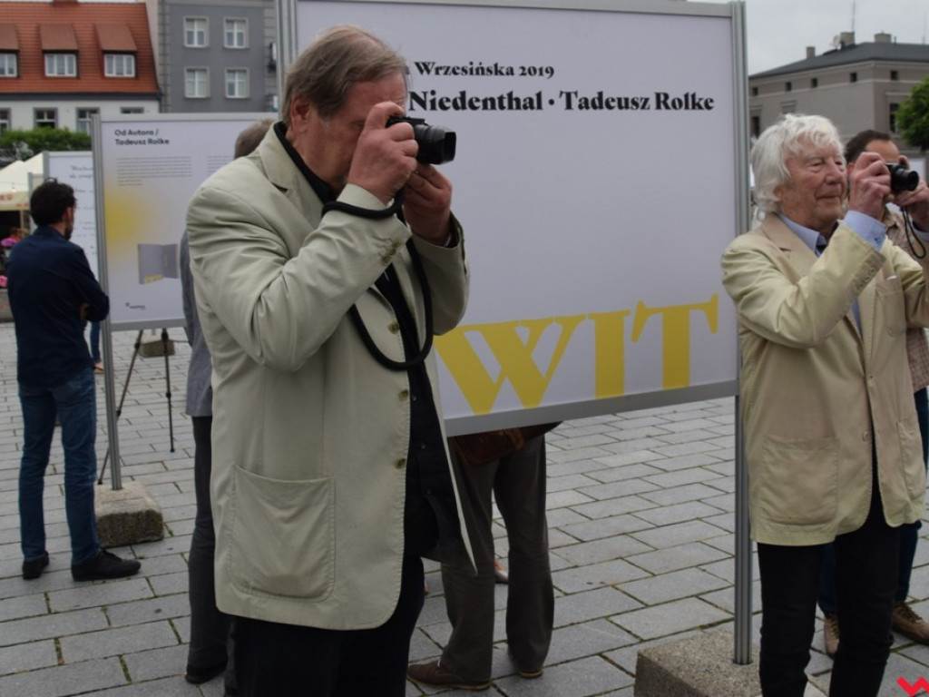 „Świt” zaświtał na wrzesińskim rynku. Mistrzowie fotografii pokazali jak widzą miasto