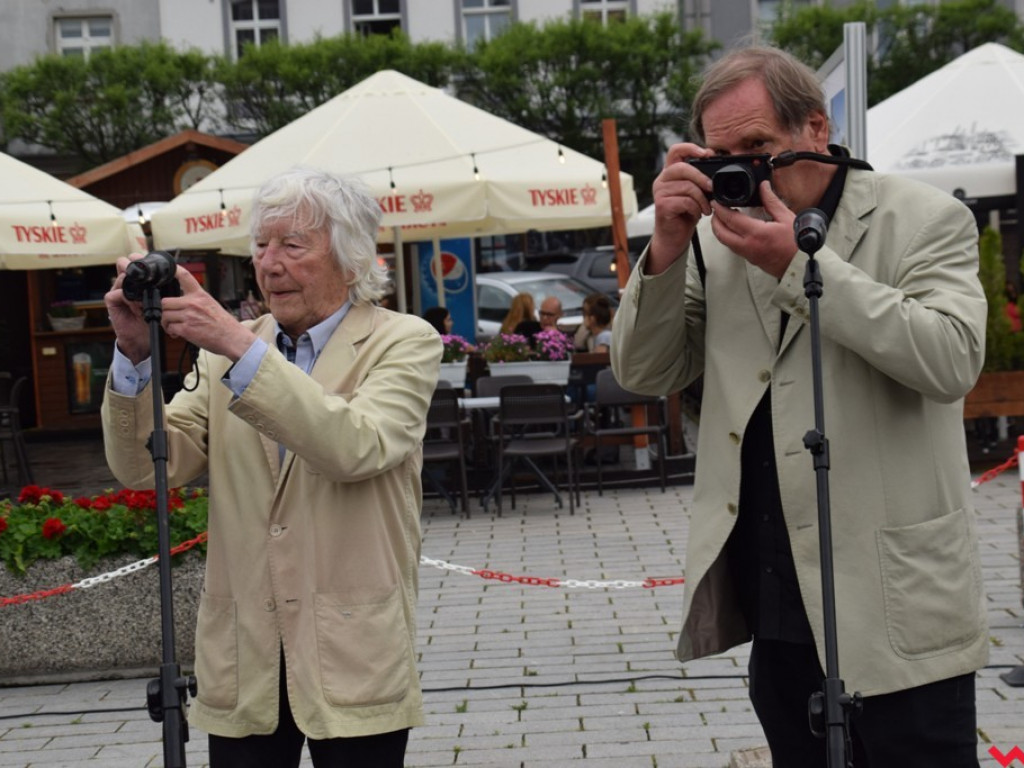 „Świt” zaświtał na wrzesińskim rynku. Mistrzowie fotografii pokazali jak widzą miasto