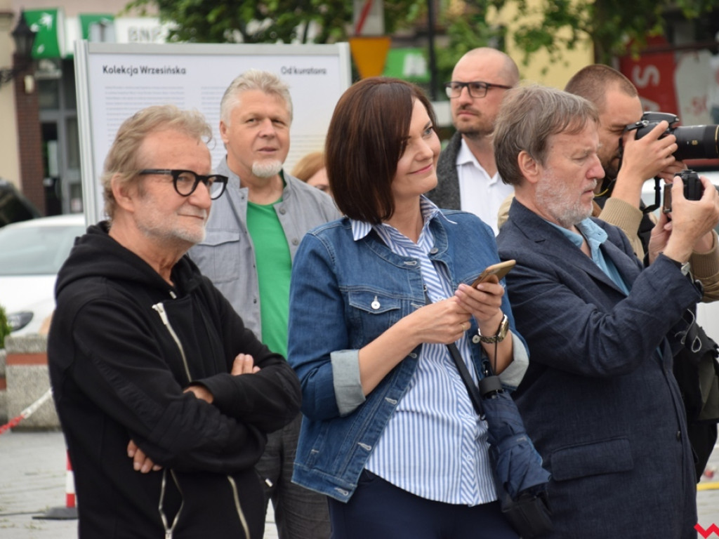 „Świt” zaświtał na wrzesińskim rynku. Mistrzowie fotografii pokazali jak widzą miasto