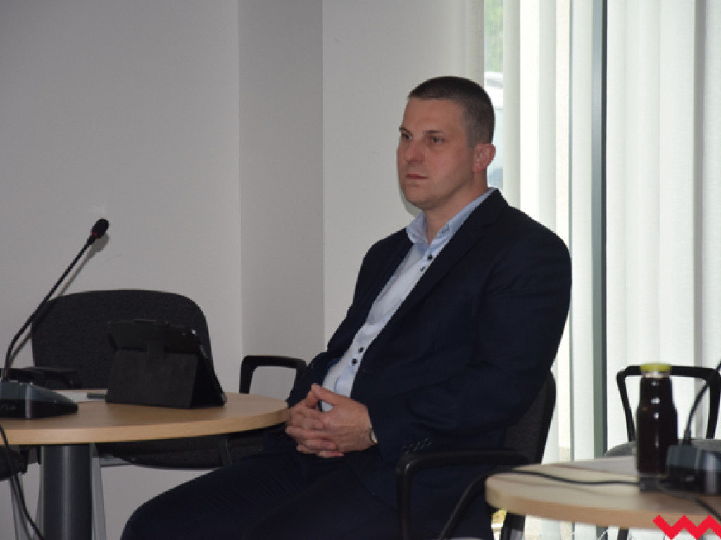 Nietuzinkowa inżynieria finansowa czy kreatywna księgowość? Burzliwe obrady rady powiatu