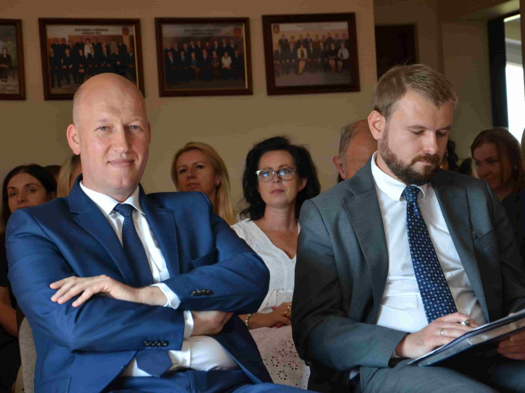 Burmistrz Miłosławia zapewnia, że nie ma maszynki do drukowania pieniędzy i nie zadłuża gminy