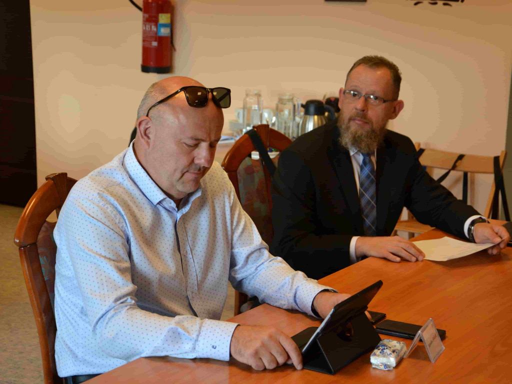 Burmistrz Miłosławia zapewnia, że nie ma maszynki do drukowania pieniędzy i nie zadłuża gminy