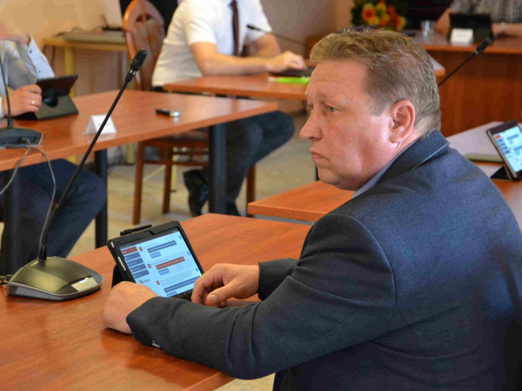 Burmistrz Miłosławia zapewnia, że nie ma maszynki do drukowania pieniędzy i nie zadłuża gminy