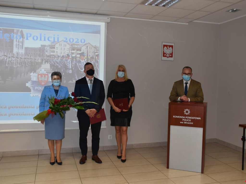 Święto policji we Wrześni. Było skromnie i z awansami