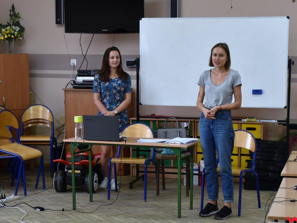Pyzdrscy seniorzy uczą się obsługi komputerów
