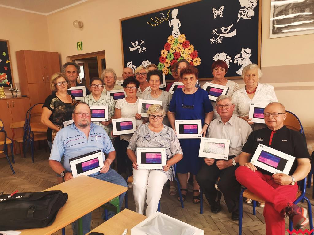 Pyzdrscy seniorzy uczą się obsługi komputerów