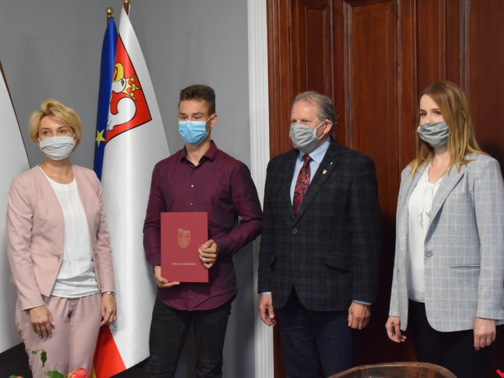 Stypendyści z pasją i talentem. Kim są najzdolniejsi absolwenci szkół ponadpodstawowych?