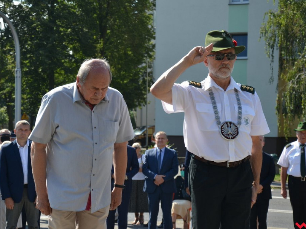Komplet delegacji i pokłonów na wrzesińskim Święcie Wojska Polskiego