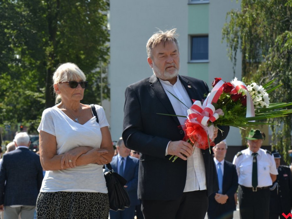 Komplet delegacji i pokłonów na wrzesińskim Święcie Wojska Polskiego