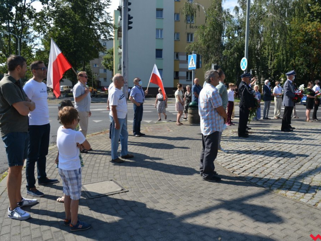 Komplet delegacji i pokłonów na wrzesińskim Święcie Wojska Polskiego