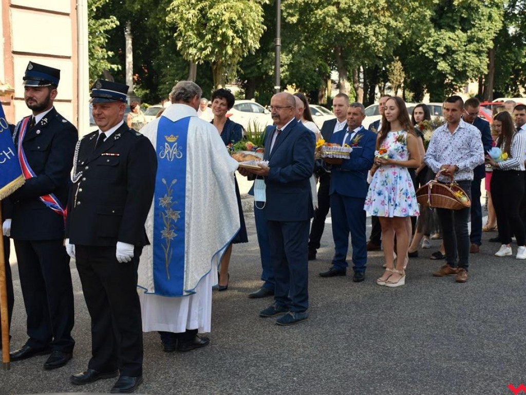 Rolnicy i sadownicy dziękowali za plony. Dożynki parafialne w Pyzdrach