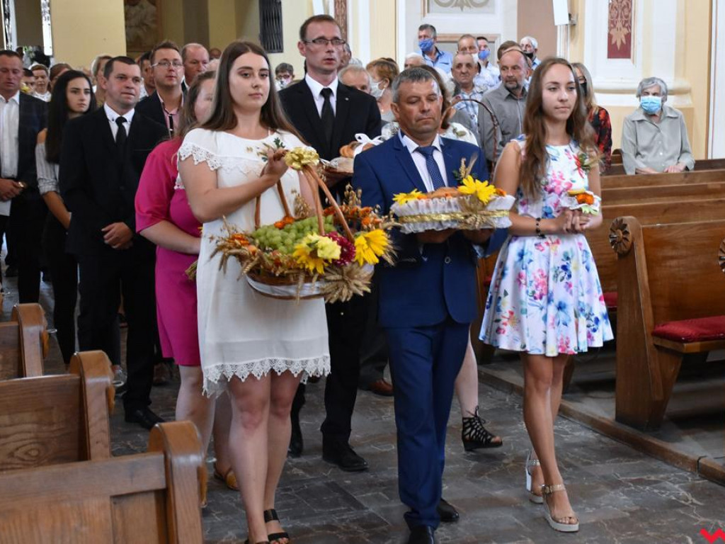 Rolnicy i sadownicy dziękowali za plony. Dożynki parafialne w Pyzdrach