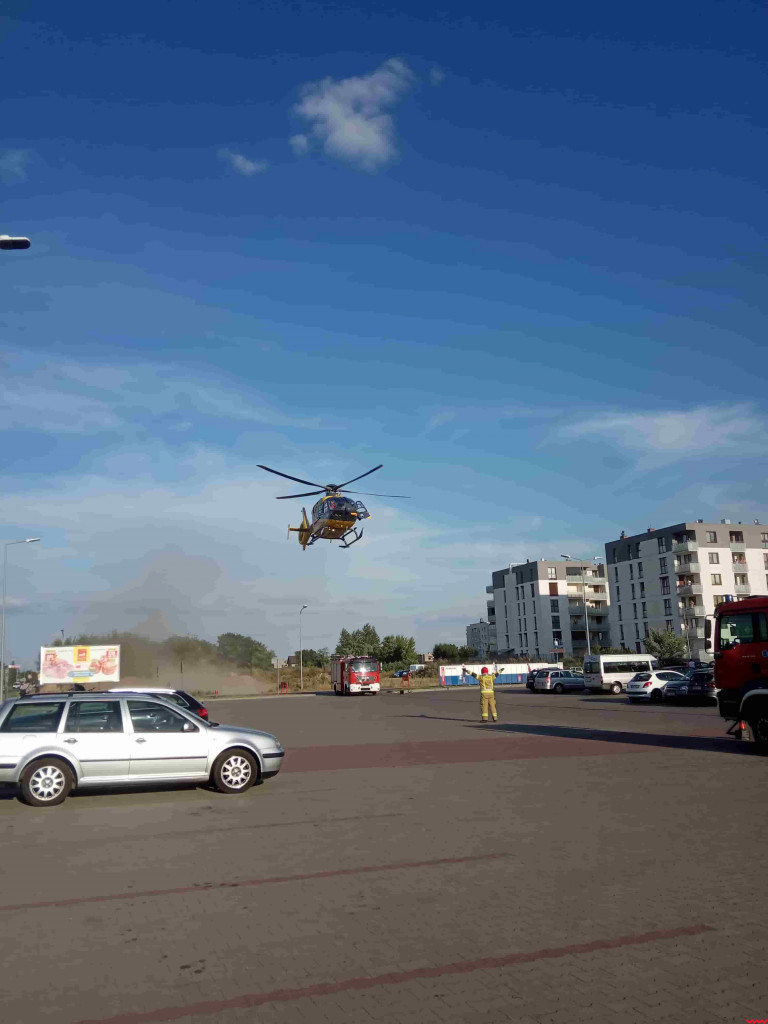 Kolejny wypadek z udziałem dziecka. 8-latek spadł z dachu wiaty śmietnikowej