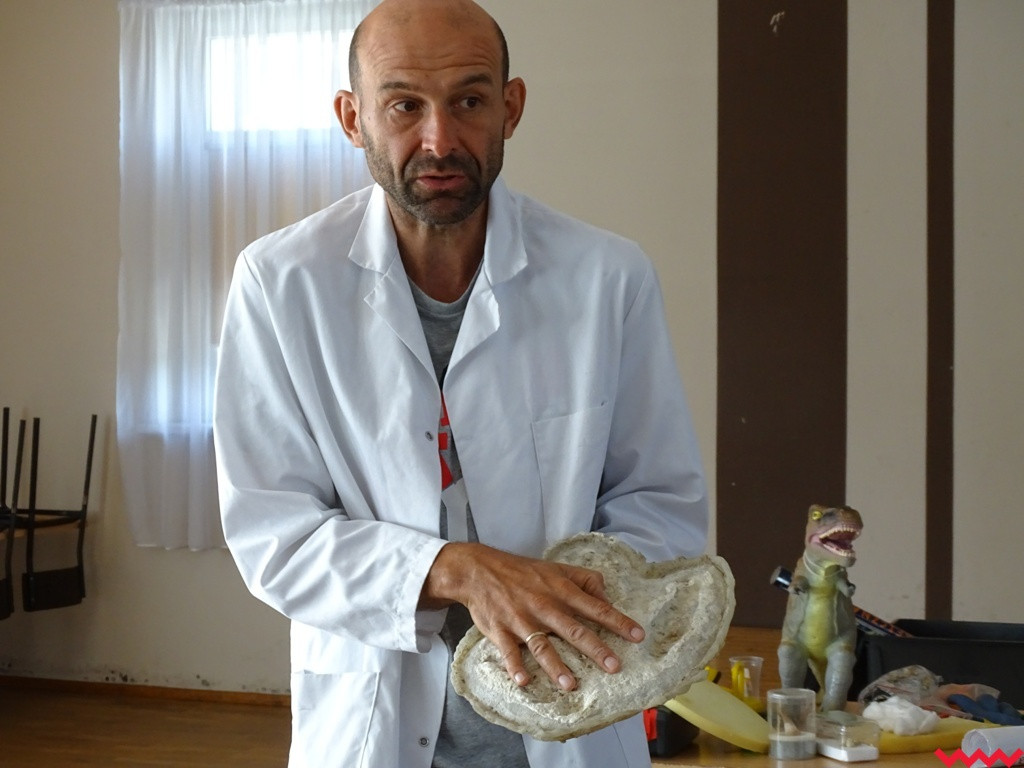 Mobilne laboratorium w Borzykowie i Krzywej Górze. Nauka przyjazna dla dzieci