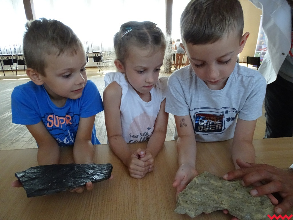 Mobilne laboratorium w Borzykowie i Krzywej Górze. Nauka przyjazna dla dzieci