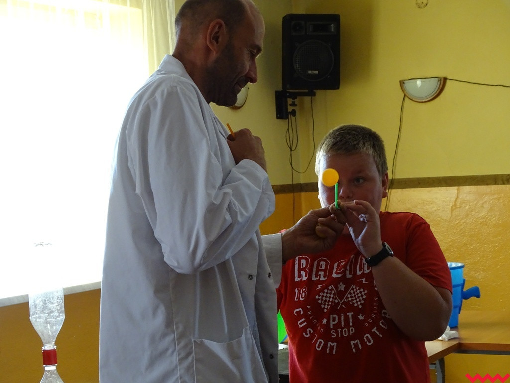 Mobilne laboratorium w Borzykowie i Krzywej Górze. Nauka przyjazna dla dzieci