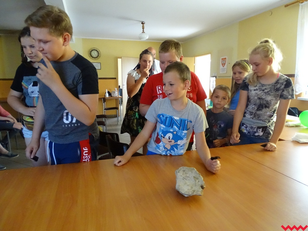 Mobilne laboratorium w Borzykowie i Krzywej Górze. Nauka przyjazna dla dzieci