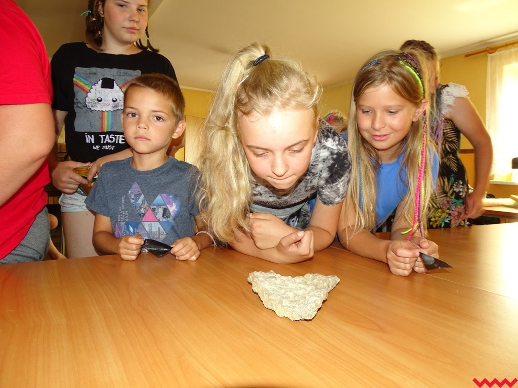 Mobilne laboratorium w Borzykowie i Krzywej Górze. Nauka przyjazna dla dzieci