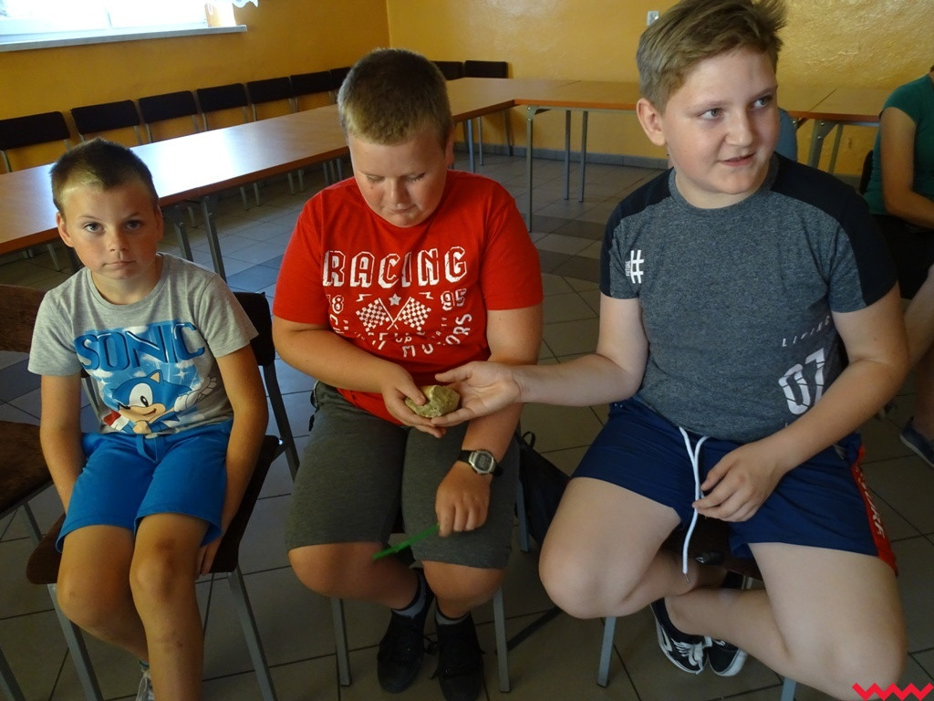 Mobilne laboratorium w Borzykowie i Krzywej Górze. Nauka przyjazna dla dzieci