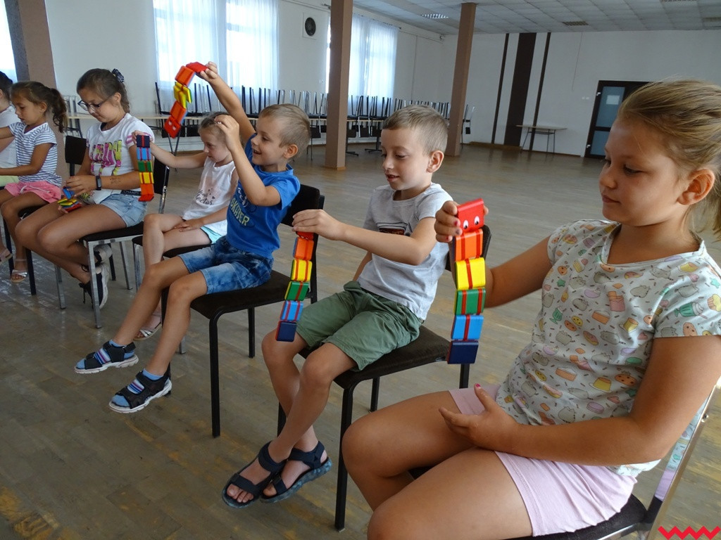 Mobilne laboratorium w Borzykowie i Krzywej Górze. Nauka przyjazna dla dzieci