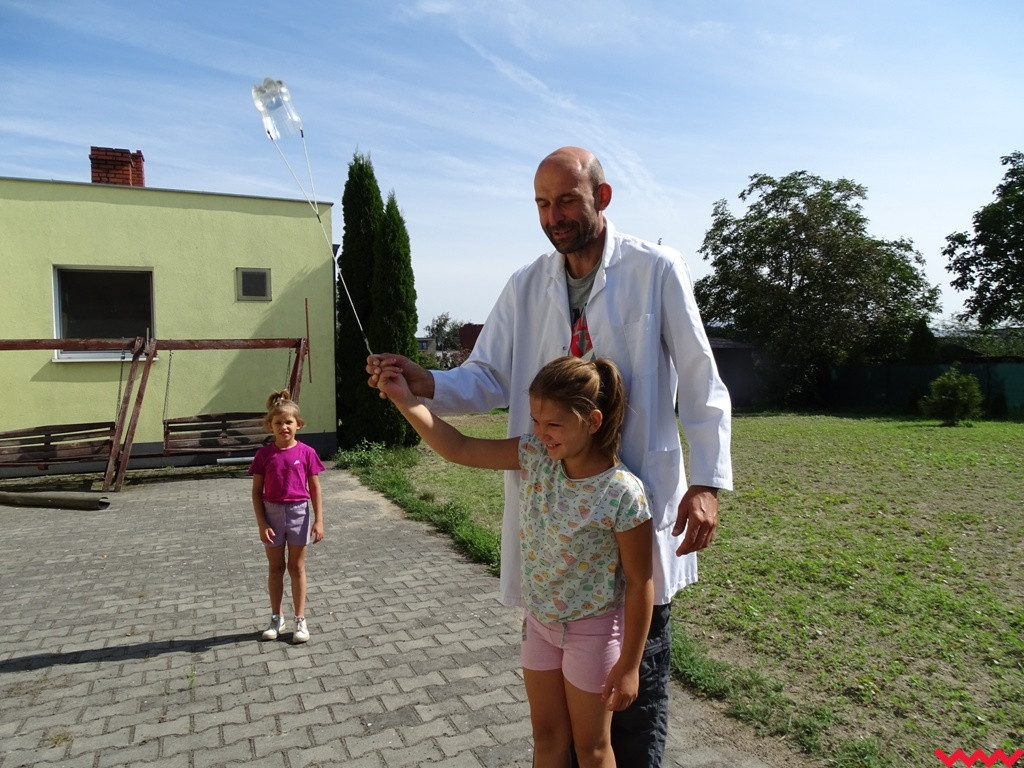 Mobilne laboratorium w Borzykowie i Krzywej Górze. Nauka przyjazna dla dzieci