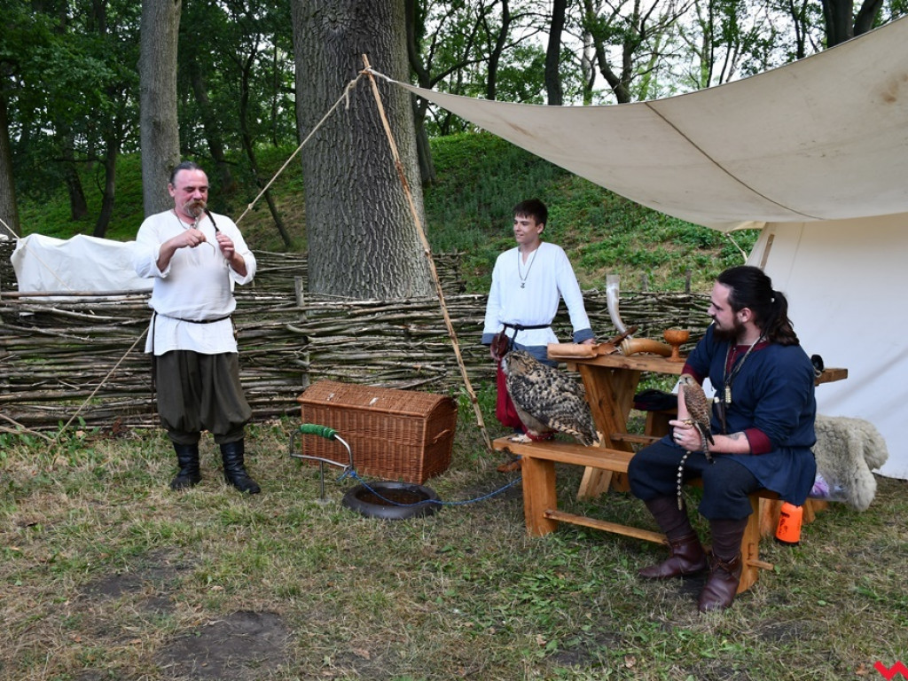 Piknikowa atmosfera na rekonstrukcyjnych warsztatach w Grzybowie